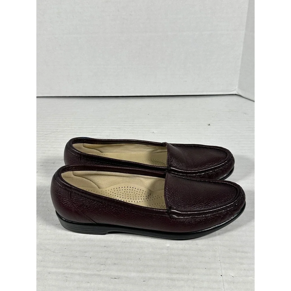 SAS Womens Burgundy Pebbled Leather Tripad ComfortLoafers Made in USA Size 6.5 S